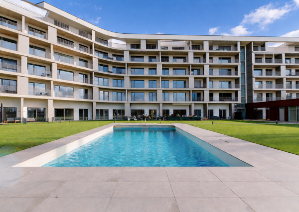 BLUE WAVE | 1-IZBOVÝ APARTMÁN S LOGGIOU 9m² | VÝHĽAD NA VÁH
