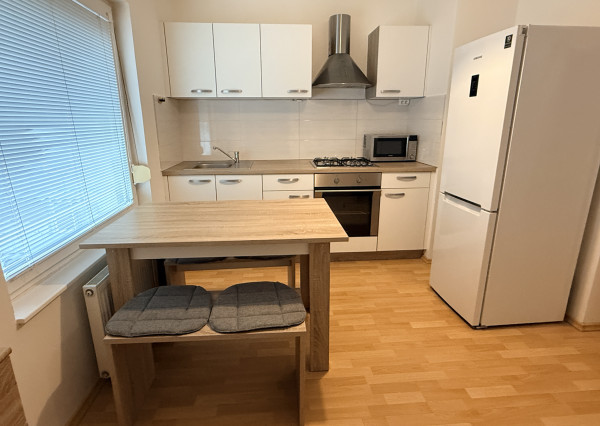 Prenajom 1-izbový byt na Dumbierskej ulici,