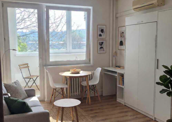 Predaj novozrekonštruovanej garzónky na Vilovej, Petržalka