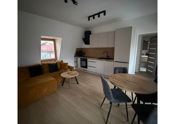 Prenajom 3-izbový podkrovný byt v centre mesta Konstantinova