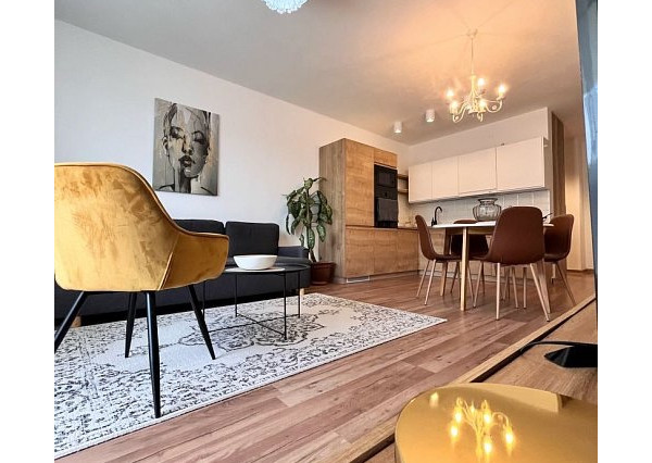 Výnimočný 3-izbový byt s vírivkou, záhradou a parkovaním – Modranka, Trnava
