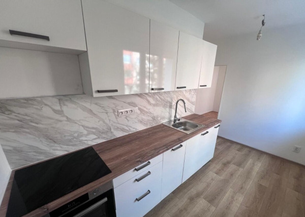 EXKLUZÍVNE ! PREDAJ 3.IZBOVÉHO BYTU 68m2 PIEŠŤANY