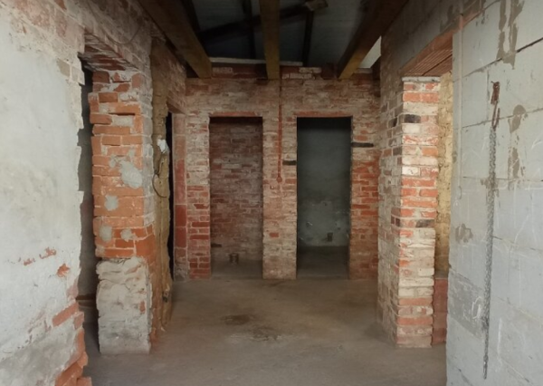 RODINNÝ DOM S NOVOU STRECHOU A VEĽKÝM POTENCIÁLOM - REZERVOVANE
