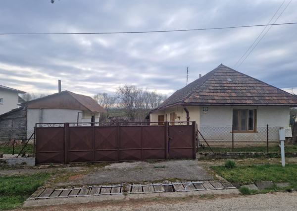 Rodinný dom s veľkým pozemkom v obci Kolta