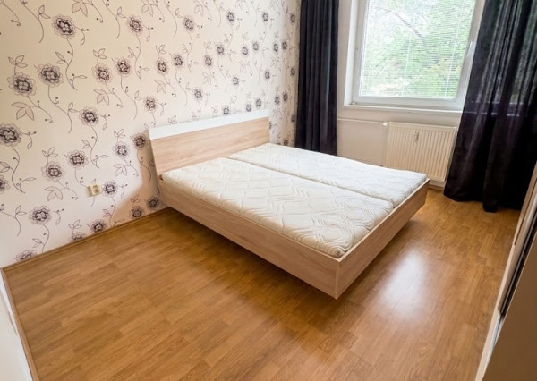 Slnečný 2,5 izbový byt v pokojnej lokalite