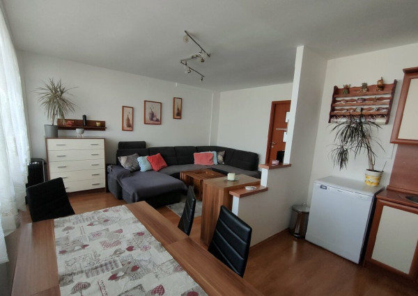 Na prenájom zariadený 3-izbový byt s loggiou -Košice, Terasa