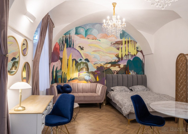 Apartmán s príbehom v historickom centre Košíc | Hlavná ulica | Airbnb investícia