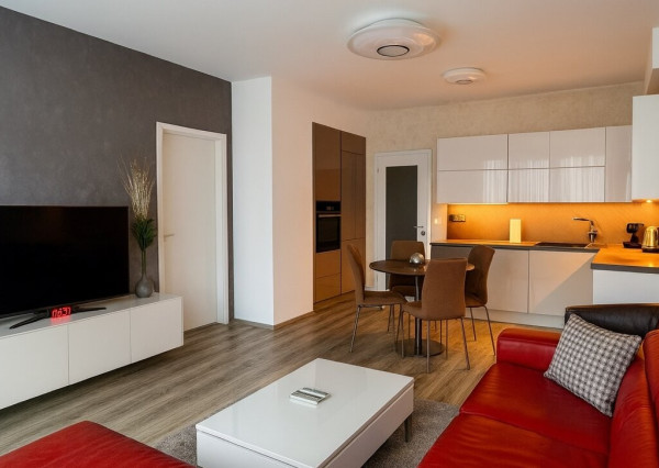 Na predaj kompletne zariadený 3 - izbový byt  - 71,5 m2