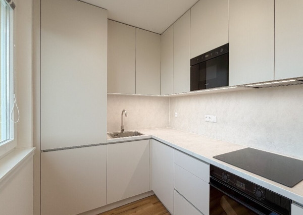 Menší 3 izbový byt s balkónom a pivnicou Sibírska ulica