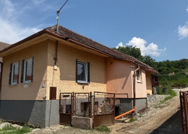 Rodinný dom s veľkým pozemkom a potenciálom – Arnutovce