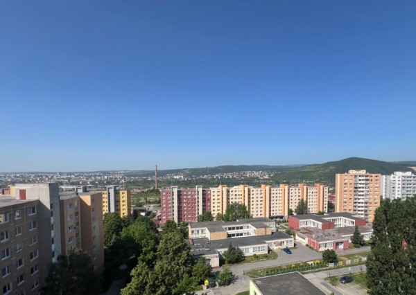 Predaj 3-izbový byt s loggiou –Košice–Ťahanovce-Juhoslovanská ulica