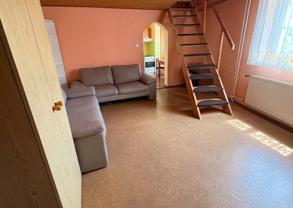 🏡 Útulný 2-izbový byt s podkrovnou spálňou Zvolen 🌿
