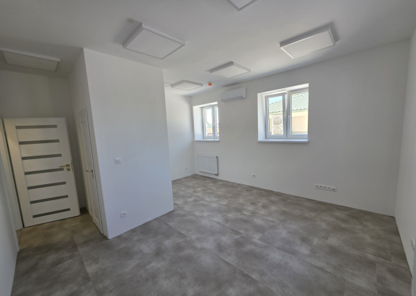 Luxusný kancelársky priestor 23,3m² v centre Hlohovca