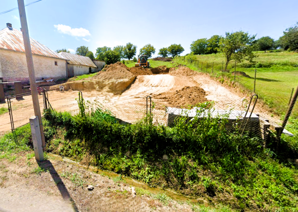 Na predaj stavebný pozemok - 2 050 m² v obci Karná – stavebné povolenie a projekt domu v cene.