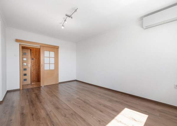 🔑NA PREDAJ 2-IZBOVÝ BYT + BALKÓN + PARKING, 56 M2, 194990 €