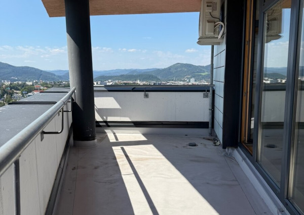 Na predaj výnimočný 4-izbový byt po rekonštrukcii 159,28 m².