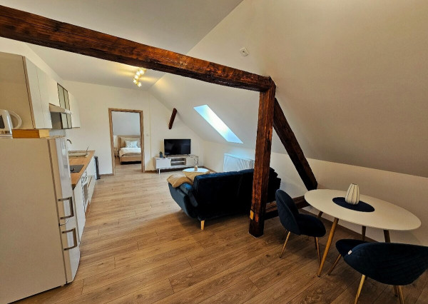 Štýlový komplet prerobený 2-izbový byt s dvorom - Priekopa