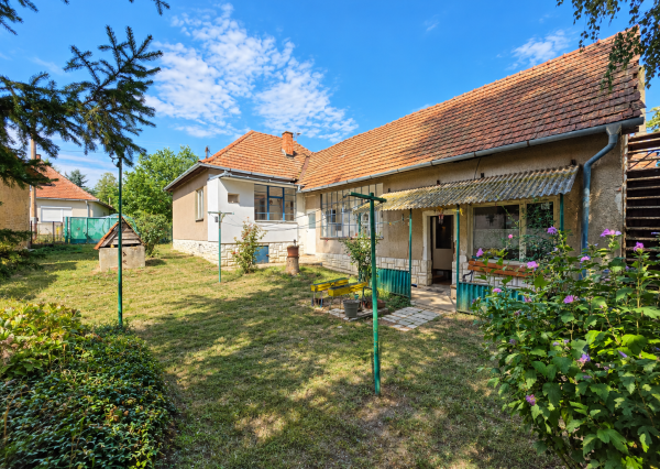 Rodinný dom s pozemkom 1 469 m² – Choča