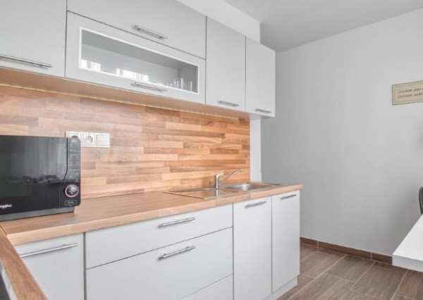 1-izbový byt po kompletnej rekonštrukcii – Štúrova, Nitra