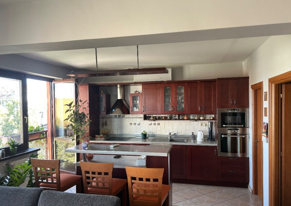 Prenájom priestranného 2-izbového bytu | 64 m² | centrum Malaciek