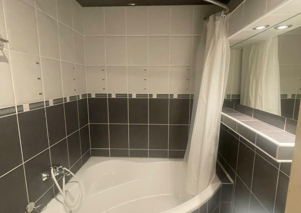Priestranný 3-izbový byt s balkónom