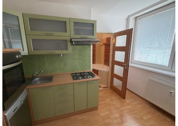 PREDAJ : 2-IZBOVÝ BYT S BALKÓNOM – MICHALOVCE,STRÁŇANY