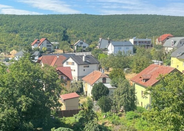VÝNIMOČNÝ 3-IZBOVÝ BYT S VÝMEROU 117 m2, OBROVSKOU LOGGIOU A KRÁSNYM VÝHĽADOM–KVP,KOŠICE