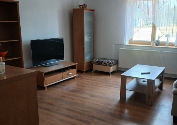 3-IZBOVÝ BYT S VEĽKOU TERASOU a klimatizáciou na prenájom.