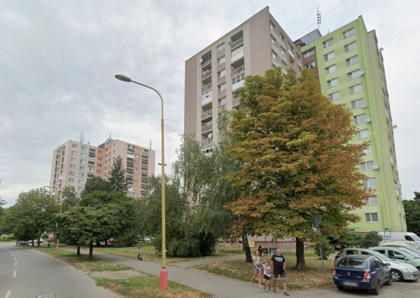 PREDAJ : 2-IZBOVÝ BYT S BALKÓNOM – MICHALOVCE,STRÁŇANY
