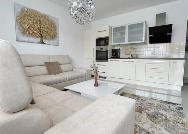 Moderný 3-izbový byt na Zobore + veľká murovaná garáž 23 m² | Jelenecká ulica, Nitra