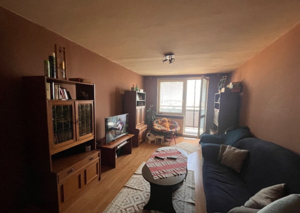 VEĽKÝ 2-IZBOVÝ BYT S DLHÝM BALKÓNOM CEZ DVE IZBY | 68 m² |